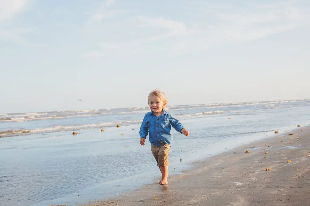Tips and tricks for the family beach photo shoot you've always wanted.