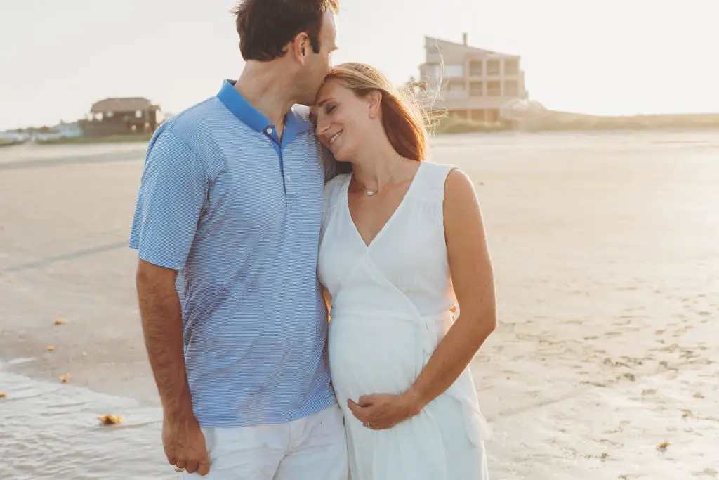 Tips for beautiful beach family photos.